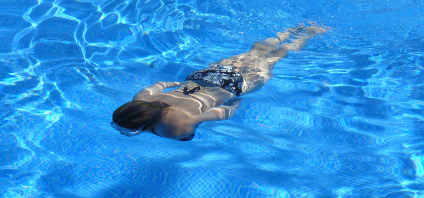 Czy pływanie łagodzi ból i jest dobre dla kręgosłupa?